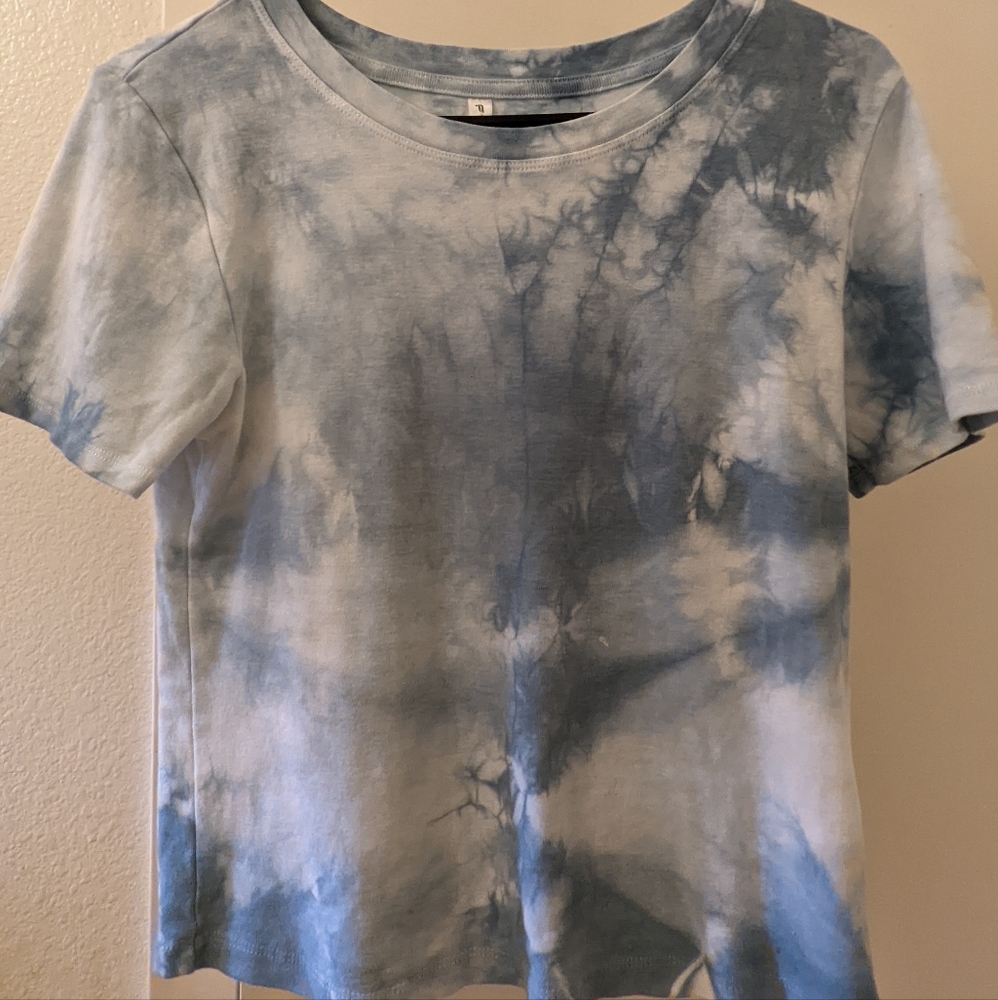 Blue tie dye crop top. Small. Fabletics.